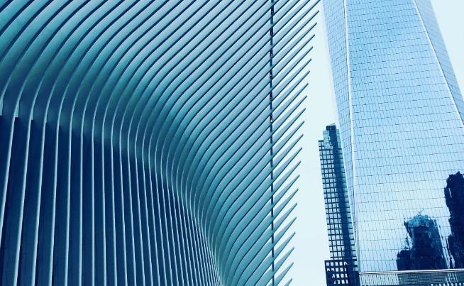 建筑公司的法人如何變更，資質(zhì)也要變更嗎？